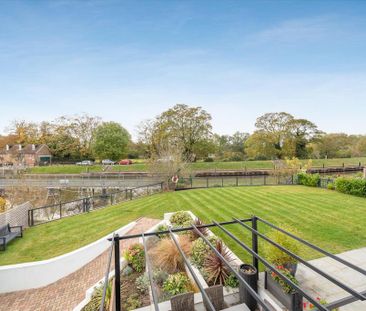 4 bedroom detached house to rent - Photo 2