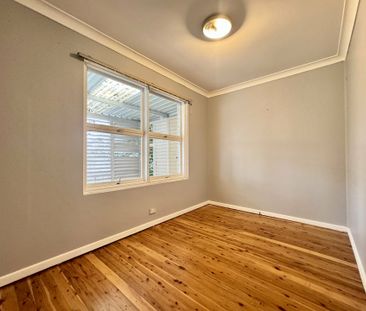 42 Wren Street, Condell Park NSW - Photo 4