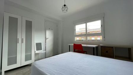 Carrer dels Sants Just i Pastor, Valencia, Valencian Community 46021 - Foto 5