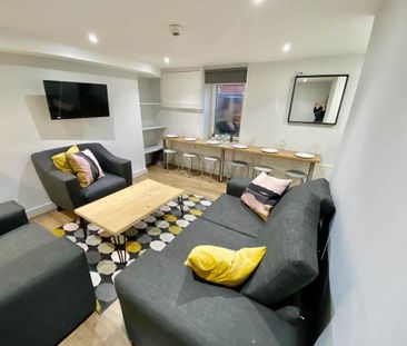 1 bedroom in a house share to rent - Photo 2