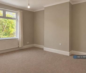 2 bedroom semi-detached house to rent - Photo 2