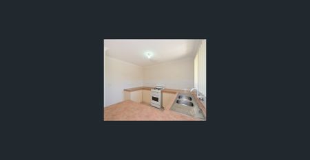 LEDA COSY 3x1 UNIT IN QUIET COMPLEX - Photo 2