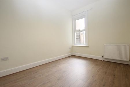 3 bedroom detached house to rent - Photo 3