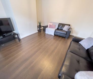 4 bedroom terraced house to rent - Photo 1