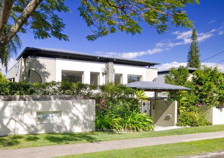Light, Bright & Contemporary - Stylish Noosa Townhouse - Photo 5