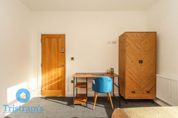 References Pending - 1 bed Studio - Photo 1