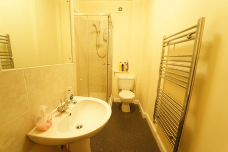 Flat 1, Old Nottingham Arms, NG7 3DN, NOTTINGHAM - Photo 4