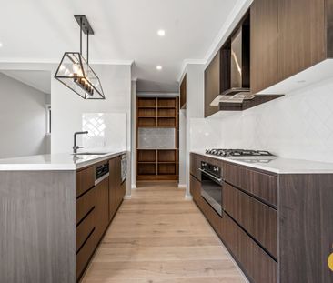 Breathtaking single storey home! - Photo 3