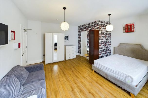 1 bedroom in a house share to rent - Photo 1