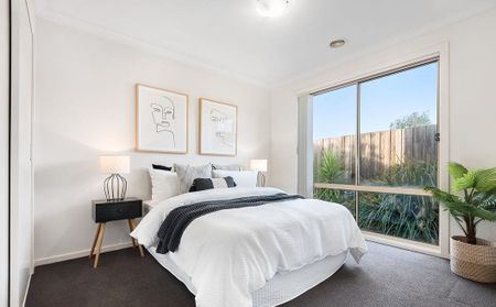 Beautifully Maintained 3-Bedroom Home in Prime Pakenham Location! - Photo 2