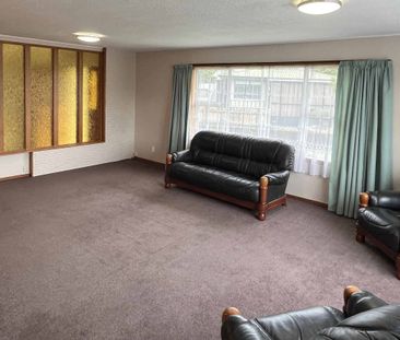 3 Bedroom Family Home in Inglewood - Photo 1