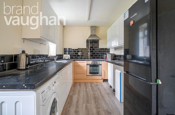 4 bedroom semi-detached house to rent - Photo 1