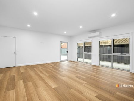 Unit 2/18 Jermyn Street, ULVERSTONE - Photo 5