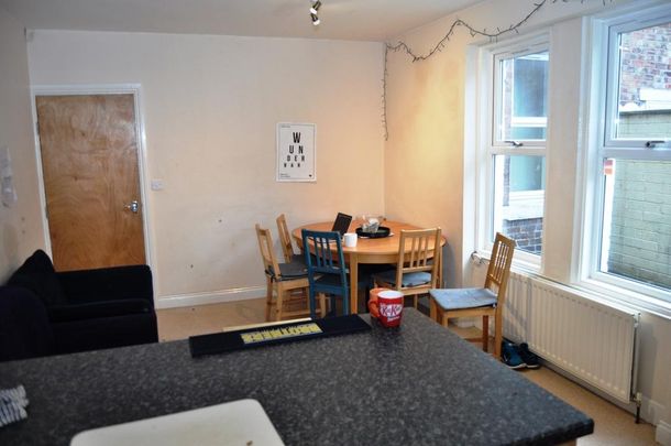 7 bedroom detached house to rent - Photo 1