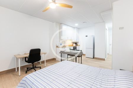 Estudio de alquiler en Calle de San Manuel, Aluche - Photo 3