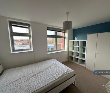 2 bedroom penthouse to rent - Photo 6