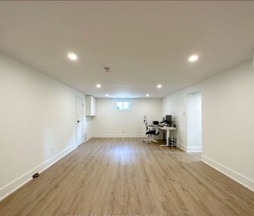 For Lease - 217 Van Dusen Boulevard, Toronto, Ontario - Photo 4