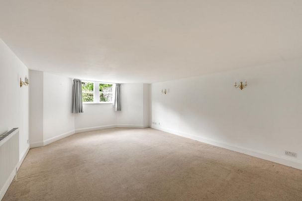 3 bedroom flat to rent - Photo 1