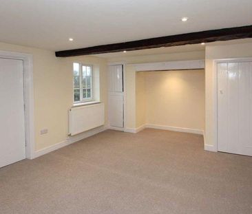 2 bedroom character property to rent - Photo 4