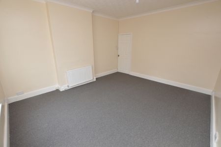 2 Bedroom Terraced House - Photo 4