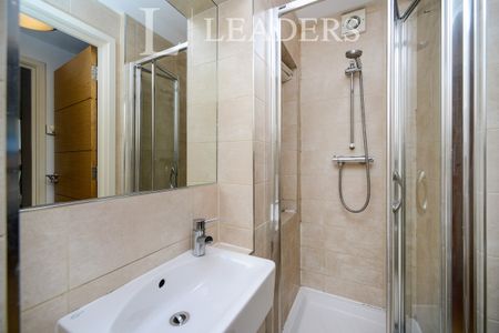 1 bedroom flat to rent St. James Street - Photo 2