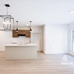 1 room apartment of 111m² in Sherbrooke - Photo 2
