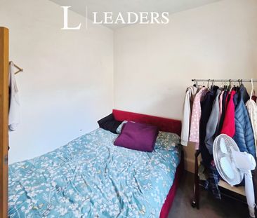2 bedroom flat to rent Holbeach House, Orchard Park - Photo 3