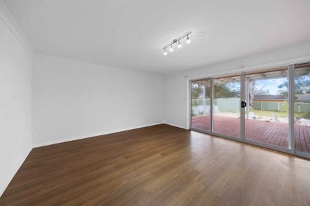 Newly-Renovated 3-Bedroom Home Within Walking Distance to Local Town Centre - Photo 2