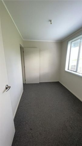 Family home with space - Photo 2