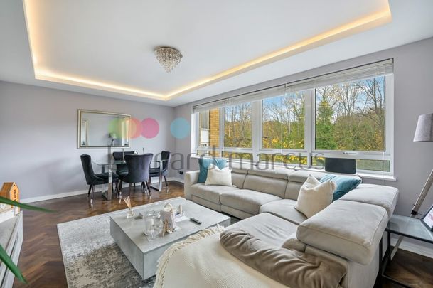 Crescent West, Hadley Wood - Photo 1