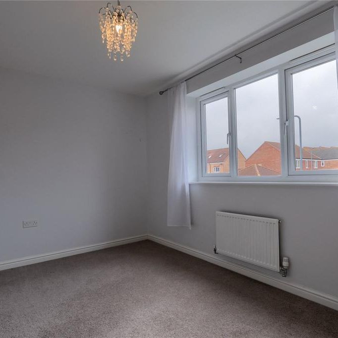 3 bedroom end of terrace house to rent - Photo 1