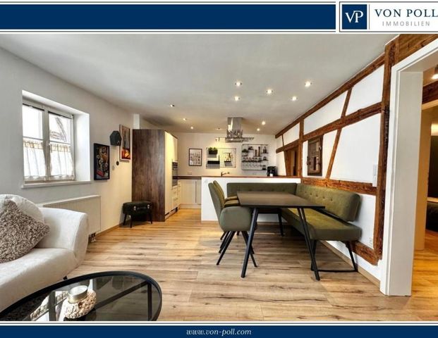 Wohnen in begehrter Lage: Charmante 3,5-Zimmer-Etagenwohnung mit besonderem Flair und Doppelgarage - Photo 1