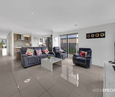 Perfect Family Home in a Quiet & Convenient Location! - Photo 1