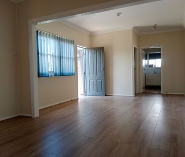 BEAUTIFUL THREE BEDROOM HOME READY TO MOVE IN! - Photo 1