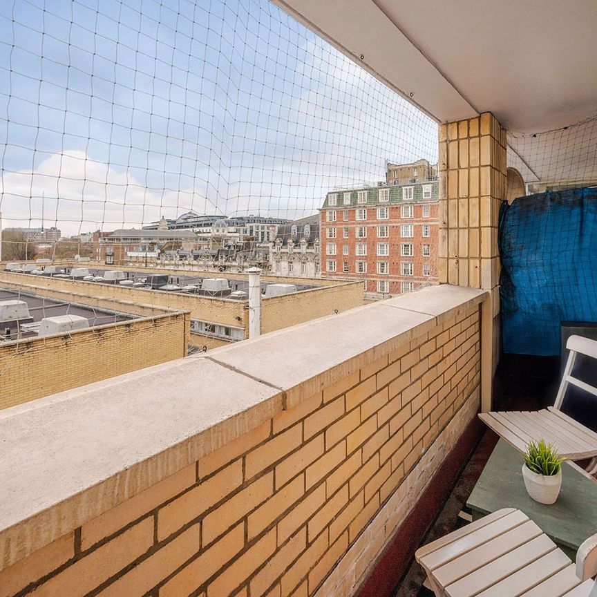 3 Bed Flat, The Colonnades, W2 - Photo 1