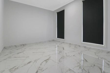 “MODERN FAMILY HOME!” - Photo 4