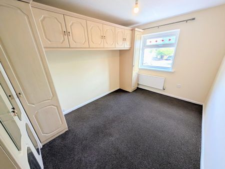 3 bedroom end of terrace house to rent - Photo 5