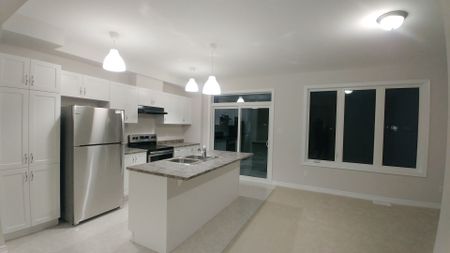 For Lease - 522 Cope Drive, Kanata, Ontario - Photo 2