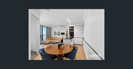 Luxury awaits on the 46th floor - Photo 4