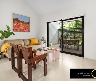 Modern 3-Level Townhouse in Boutique Complex - Photo 3