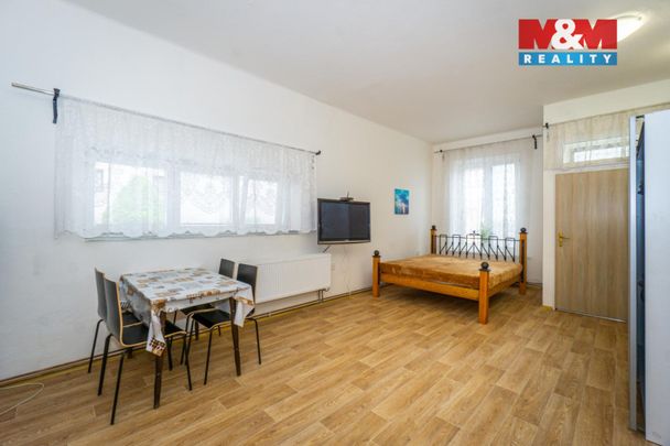 Pronájem bytu 1+kk a garsoniéry 38 m², Husova 275, Holice - Photo 1
