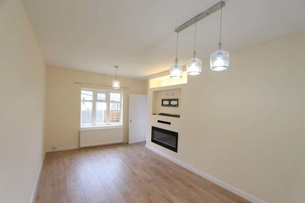 3 bedroom semi-detached house to rent - Photo 1