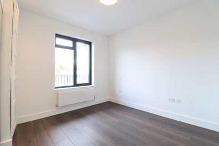 4 bedroom apartment to rent - Photo 3