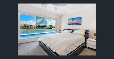 Wide Waterfront Lowset Entertainer - Photo 5