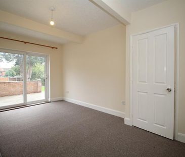 3 bedroom semi-detached house to rent - Photo 4