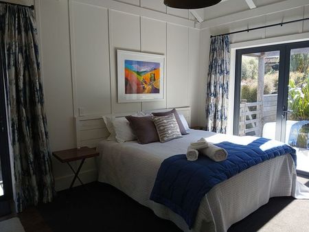 Very comfortable architecturally designed unit - Photo 3