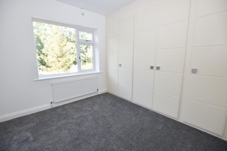 Wyken Croft, Coventry - Refurbished Traditional Mid Terrace - Photo 5