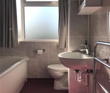 Chelwood Drive, Taunton, TA1 - Photo 3