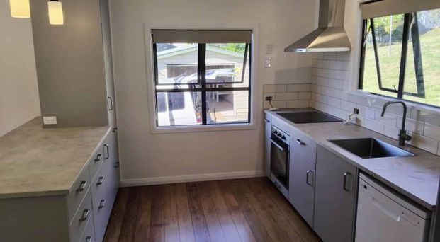 Sunny family home - Photo 1