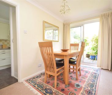 Strawberry Hill Close, Twickenham, Middlesex, TW1 - Photo 2